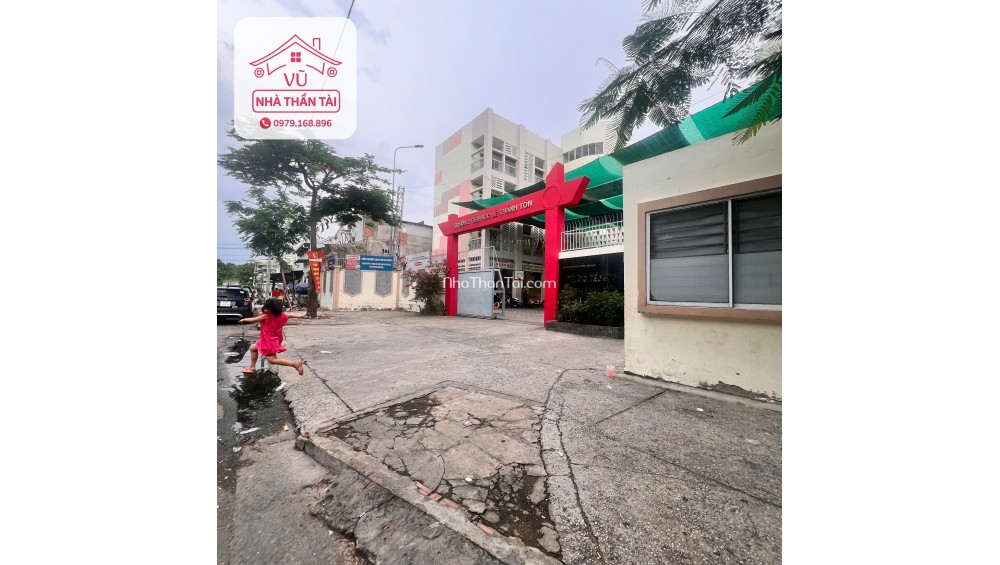 Bán đất MT Vĩnh Hội gần Công Viên Khánh Hội, có nhà Cấp 4, 114 m2, nhỉnh 13,x tỏi